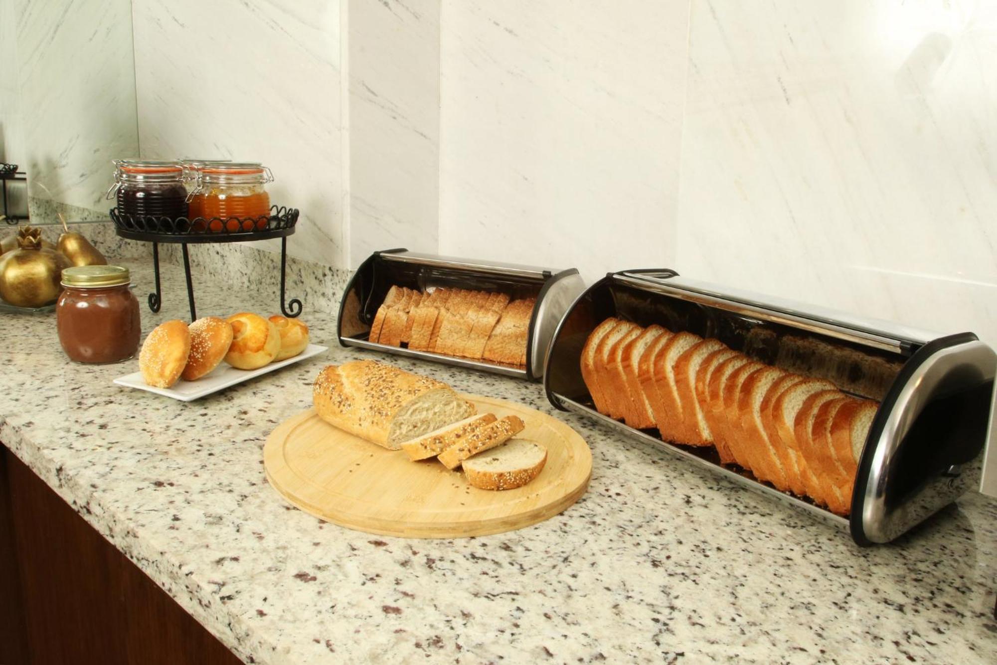 Voco Saltillo Suites By Ihg Exteriör bild