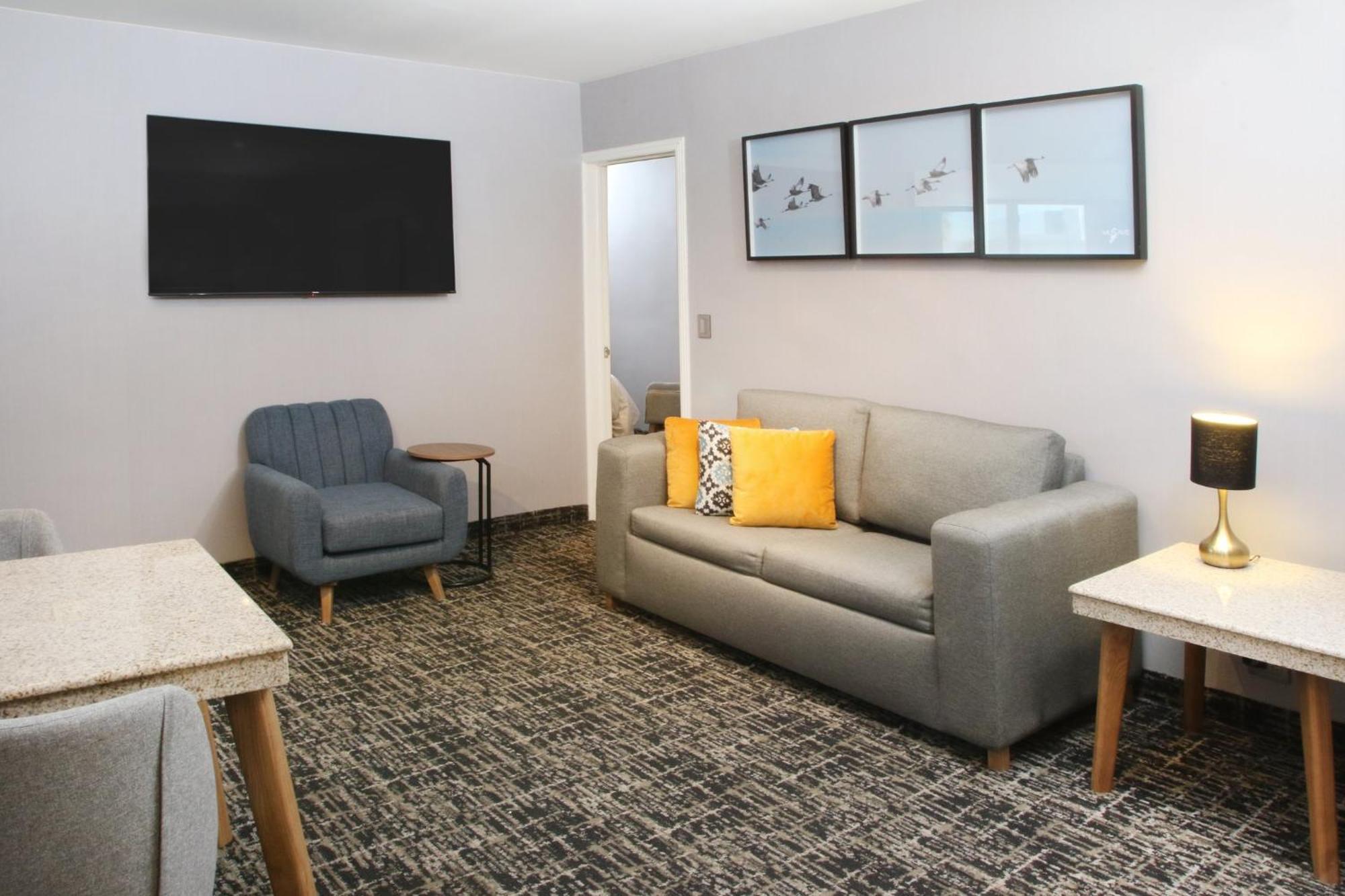 Voco Saltillo Suites By Ihg Exteriör bild
