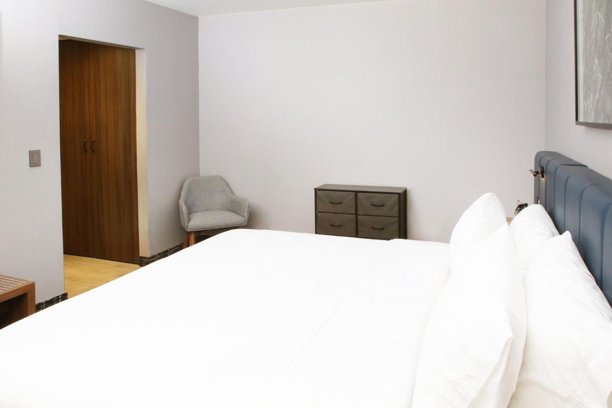 Voco Saltillo Suites By Ihg Exteriör bild