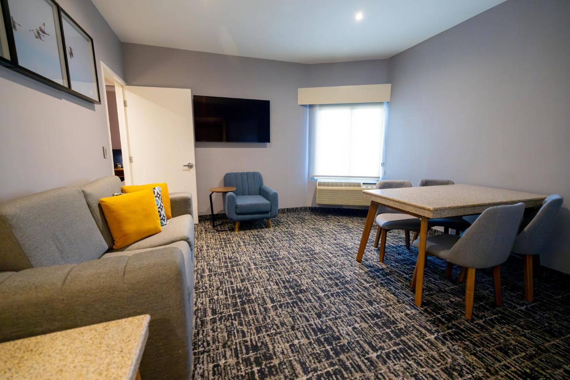 Voco Saltillo Suites By Ihg Exteriör bild